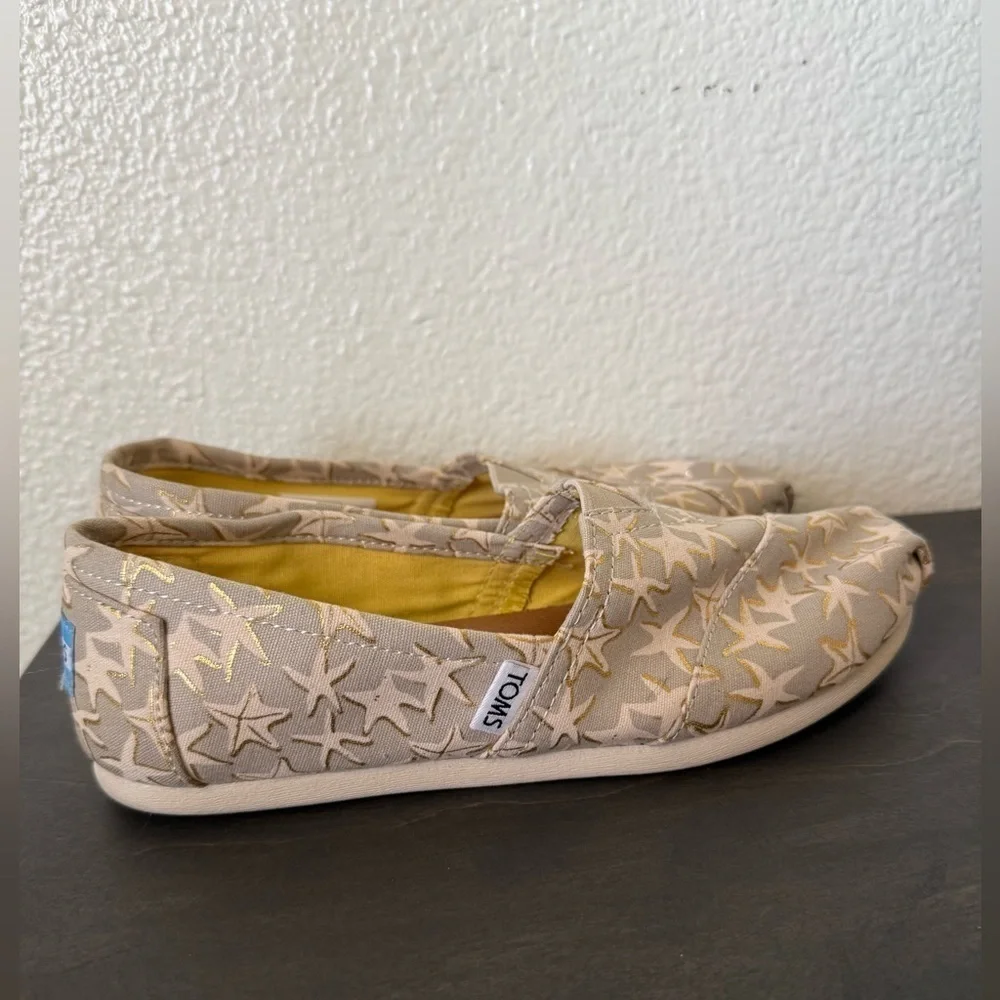 Toms Classic Starfish Women’s Slip-On Size 7